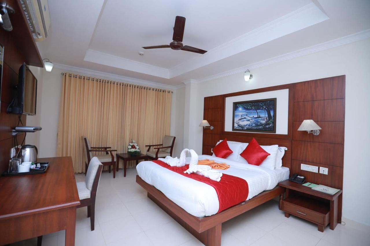 Hotel Peninsula Thrissur Exterior foto