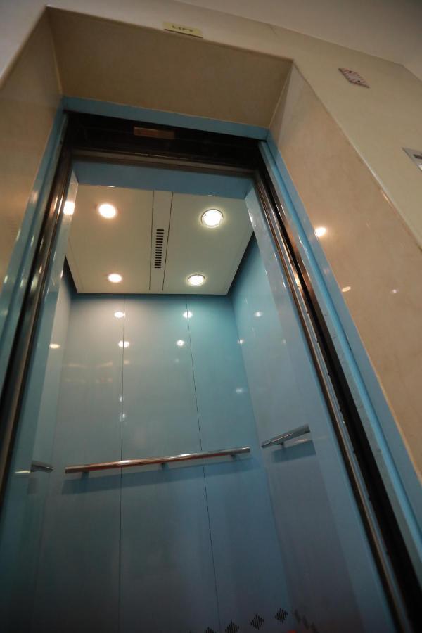Hotel Peninsula Thrissur Exterior foto